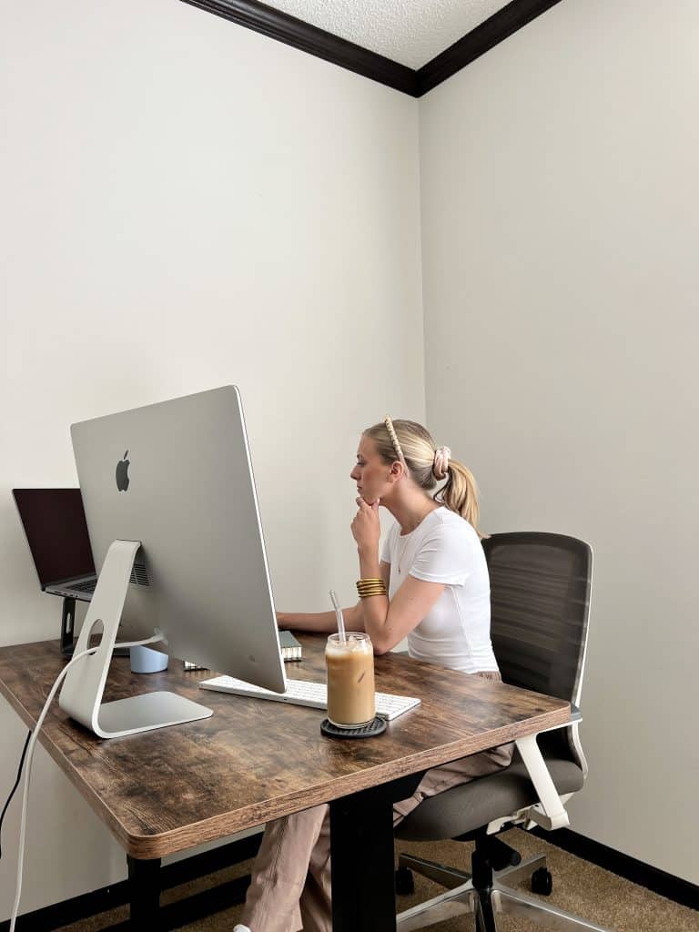 Flexispot Standing Desk Review by Chloe