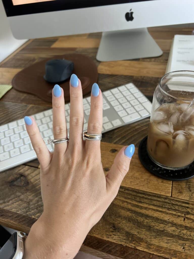 simple summer nails that are periwinkle